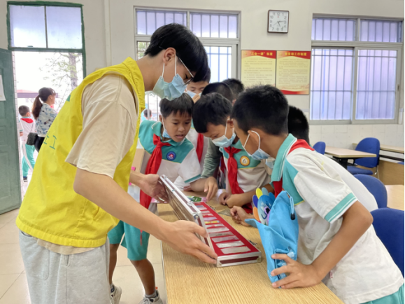 阜沙鎮(zhèn)禁毒信息〔2022〕第254期--【禁毒攻堅(jiān)】“無毒青春，健康校園”—阜沙鎮(zhèn)開展禁毒宣傳進(jìn)校園